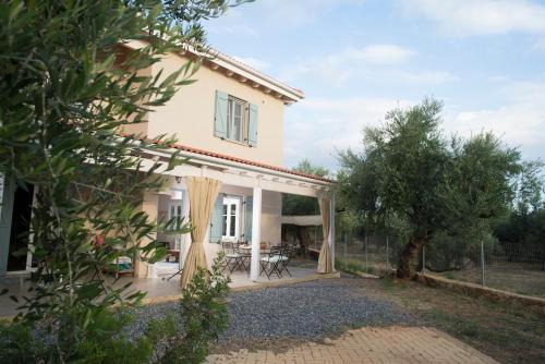 Casa Oliva hideaway 200m from Delphinia beach in Stoupa