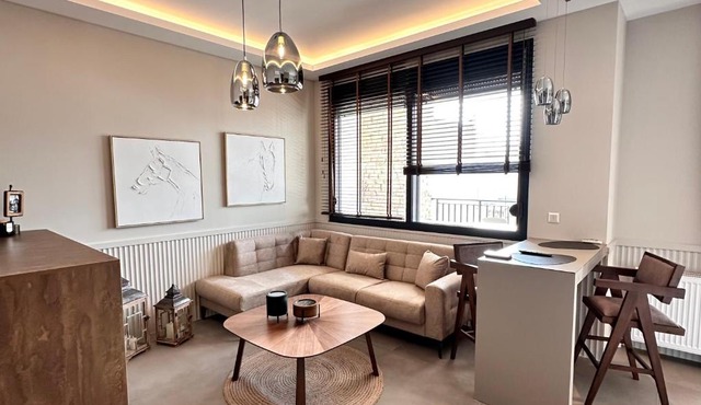 Central Luxury Apartment Maison De Luxx A10 in Larisa