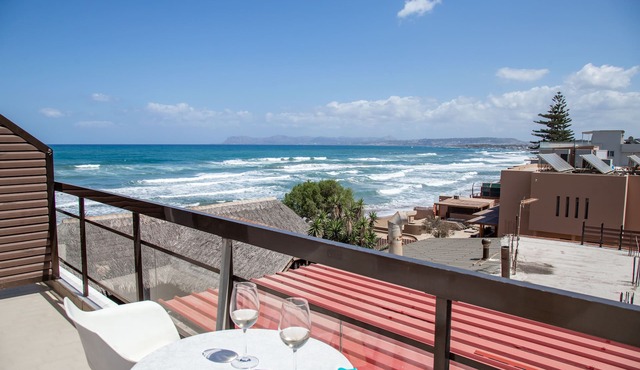 Cheap Twin Room 10 Meters from the Beach