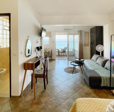 Chelona - Coastal Apartment