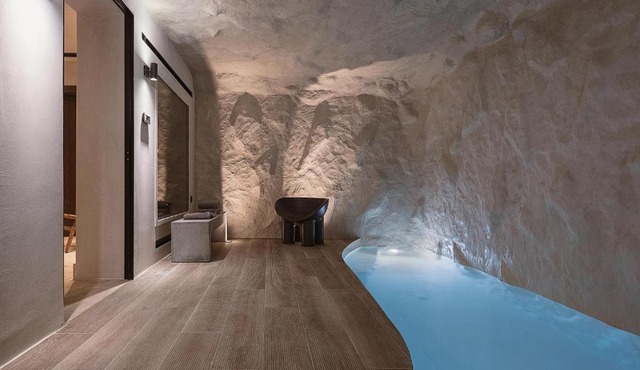 City Moments Villa - "Free" Indoor Heated pool