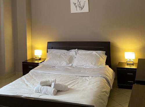 Cloud8 Apt with Castle View, 7km from the Beach