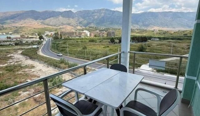 Coco Apartment in Radhimë