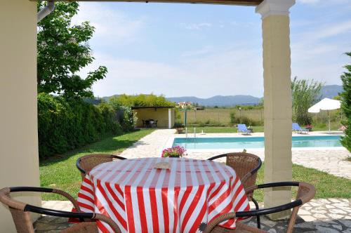 Corfu Villa Ermioli with Pool in Giannádes