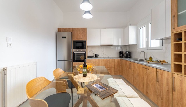 Corso Venezia Apartment, 2 min away from the Old harbour in Chania