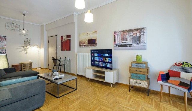 Cosy 2BR flat near Ampelokipoi station & hospitals in Μενεμένη