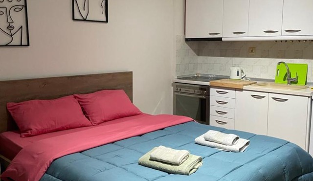 Cosy studio with view and parking in Serres