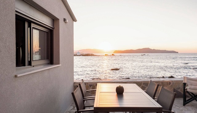 Couple’s Paradise: Next to Soothing Waves