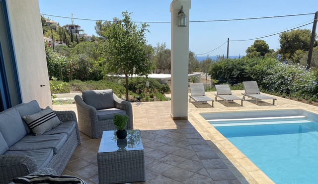 cozi villa w/firepit, ideal for family vacation, with exceptional view in Ermionida