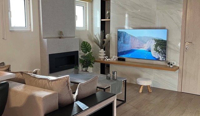Cozy 1-Bedroom Apartment in Piraiki - Near the Sea & Port in Pireas