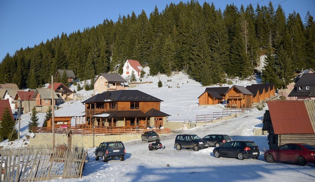 Cozy Berane Stay in Ski Area with On-Site Restaurant - Standard Cottage