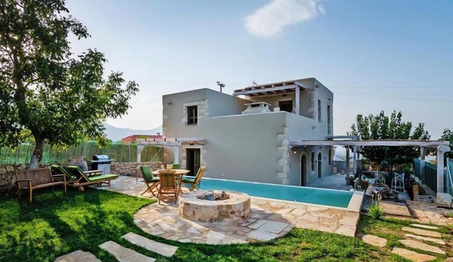 Cozy Kastellos Holiday Home with Pool