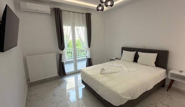 Cozy Peraia Apartment near the Seafront in Perea