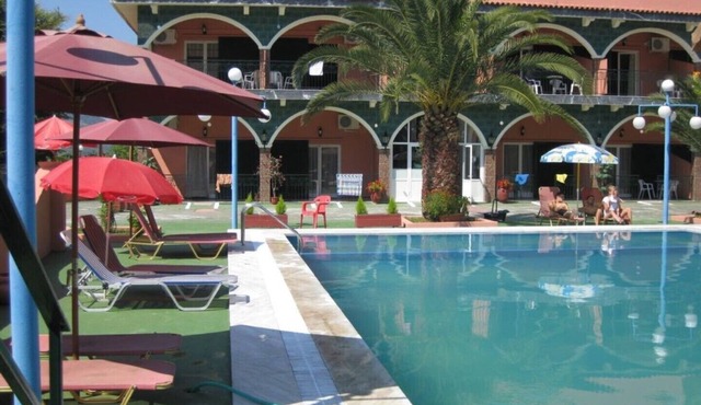 Cozy Studio for 4 with shared Pool Within Easy Reach Of Beaches in Corfu