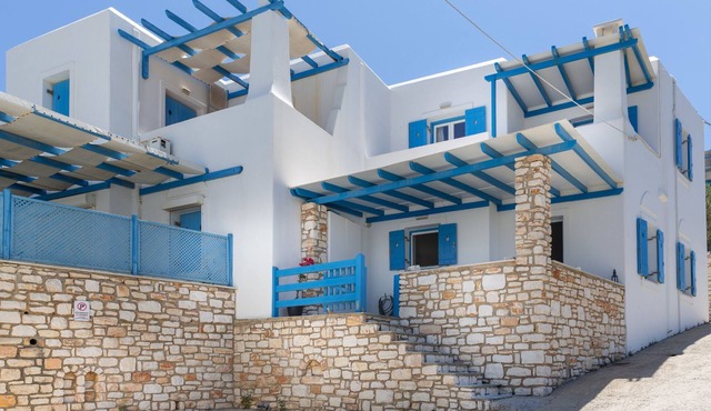 Cycladic Luxurious Maisonette in Naousa