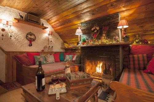Dandy Villas Agoriani - Chalet Iris- Fireplace - Up to 6 in Delphi