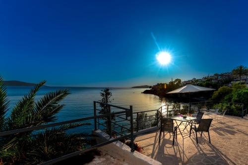 Deep Blue Escape Villa Salamina