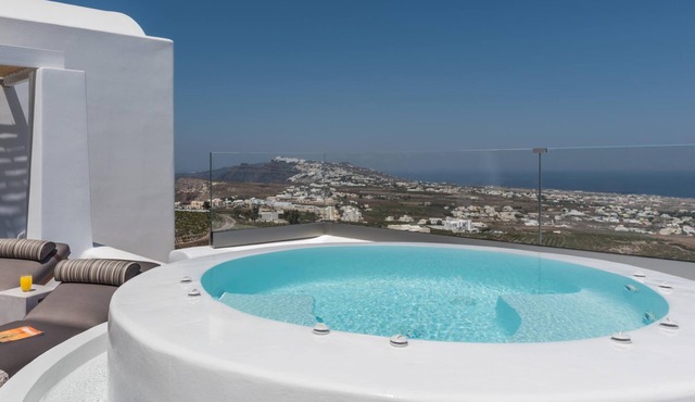 Deluxe Suite Sea View Hot Tub - White Co in Santorini