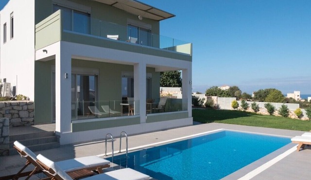 Deluxe Villa with Private Pool in Chania