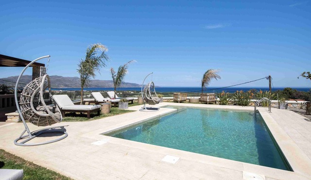 Deluxe villa with heated pool in Maleme