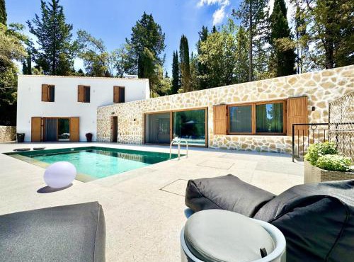 Domenico Morani Luxury Villa Concept with private pool by DadoVillas