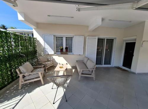 Efesou Family Apartment