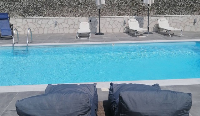 Elegant villa for vacation and weddings