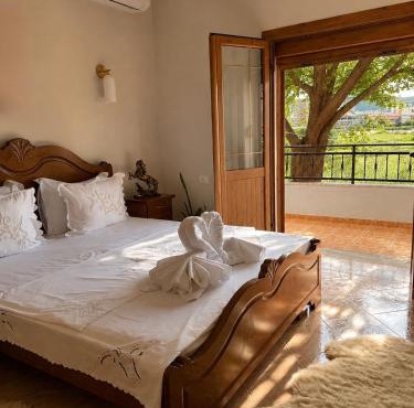 Elis Villa Berat