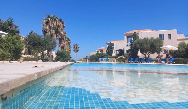 Endless Sea View – Relaxing Getaway with Pool, Near Beach in Maleme