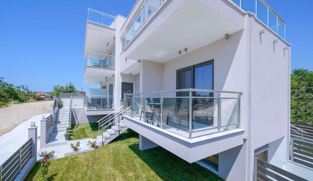 Eridon Suites