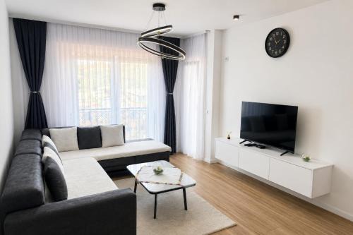 Erina Luxury Apartment with Private Bathroom & Free Parking
