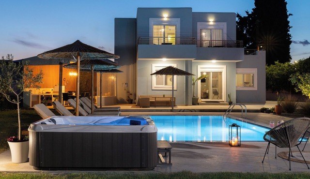 Ethria Pool Villa with heated jacuzzi in Αφάντου