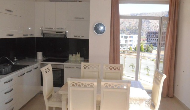 Everest Apartments Shengjin