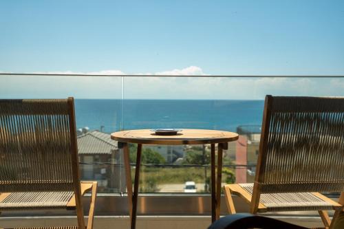 Evi Seaside Suites