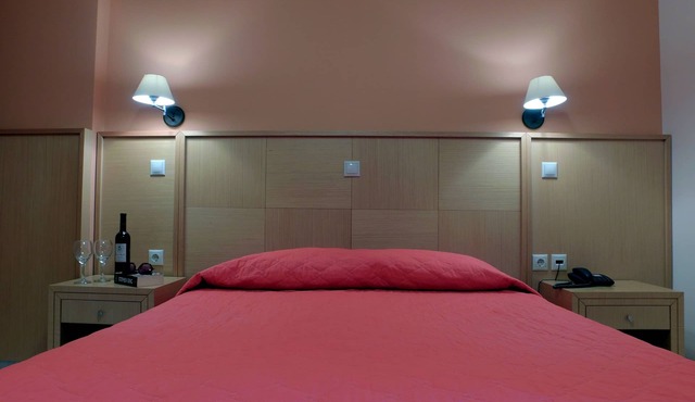 Evia Hotel & Suites in Karystos