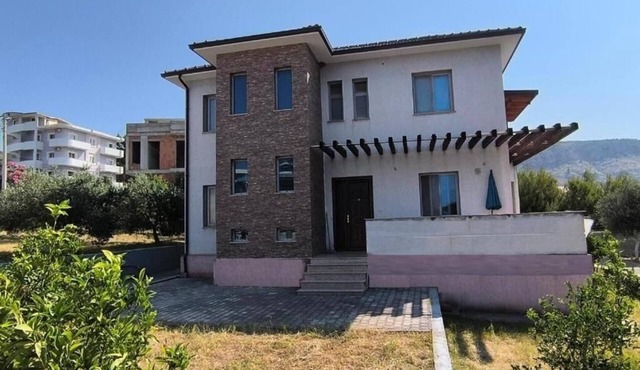 Exclusive villa with garden and breathtaking panoramic views over Shengjin