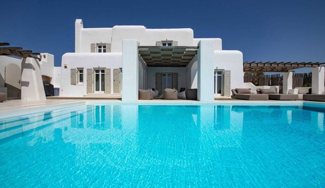 Exclusive villa with infinity pool and panoramic views of Mykonos in Mykonos