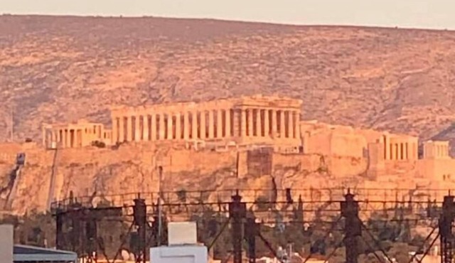 Fab New Flat in Central Athens w/Acropolis Views
