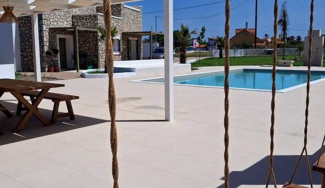 Fanes Breeze Lodges - Lodge Olive in Fanes
