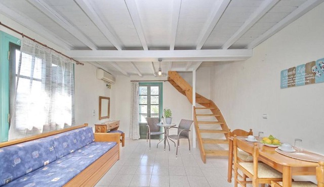 Fine apartment in Stafylos with terrace in Stafylos