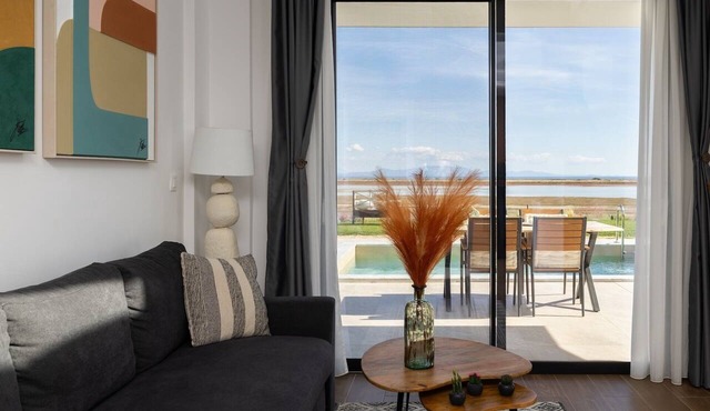 Flamingo Living Suites & Villas in Nea Propontida