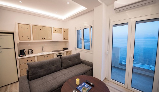 Flisvos Beachfront Apartments in Skopelos