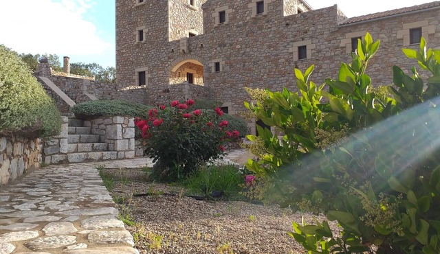 FOCALION CASTLE LUXURY SUITES