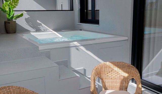 G & B Urban Spa by cretanhouses