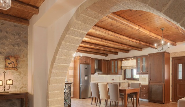 Geroulios Kastro, a Grand Estate in Chania