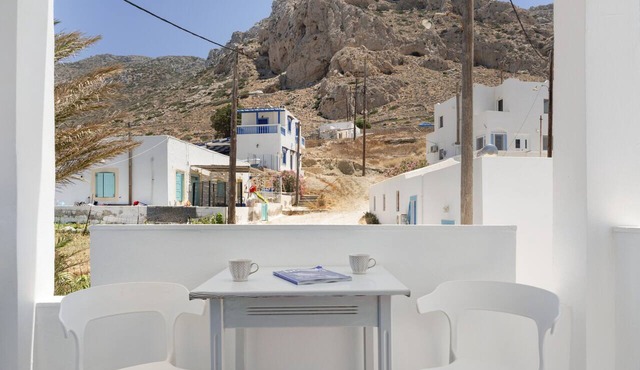 Giavasi seaside finiki 3 Apartment with Sea View, Wi-Fi, and Air Conditioning in Finiki