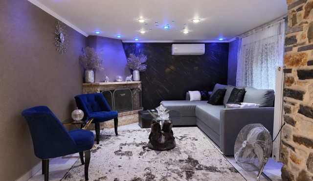 Giorgos Suite - Jacuzzi Hideaway in Lydia, Kavala