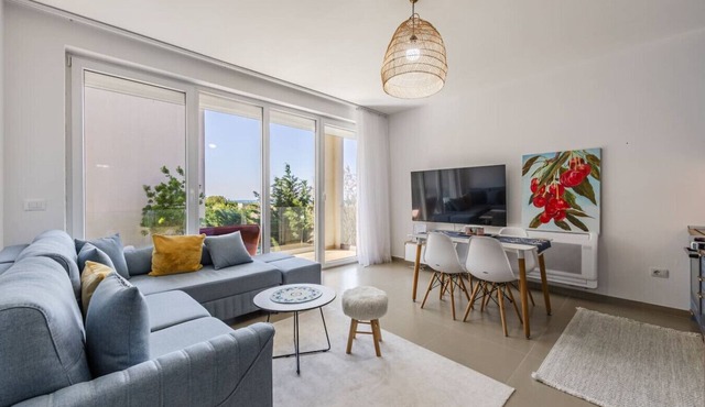 Golden Hour Balcony Apartment | Pool & Beach 100m by PikHost