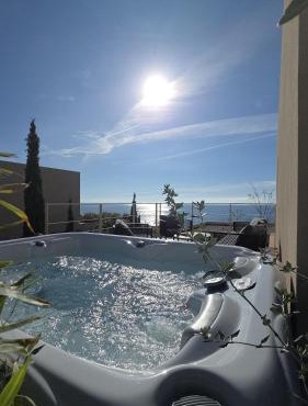 Green Coast beach villa with pool, hot tub & sauna