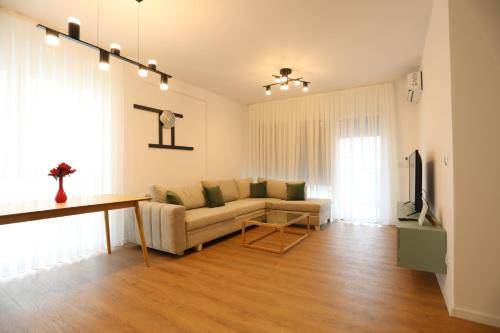 Green Cozy Apartment in Prizren